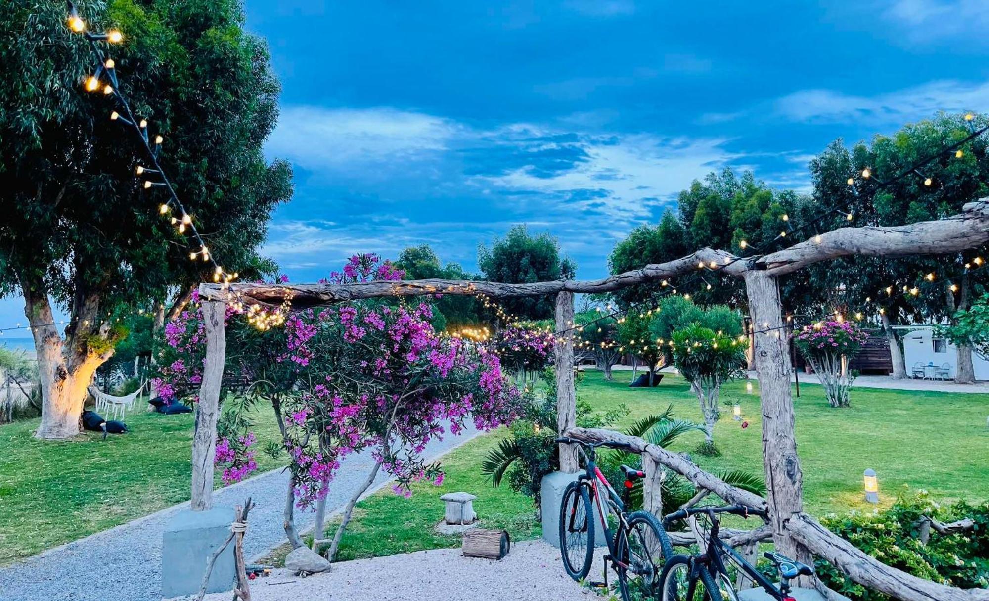 Eco Beach And Magic Garden Hotel Jenádi Kültér fotó